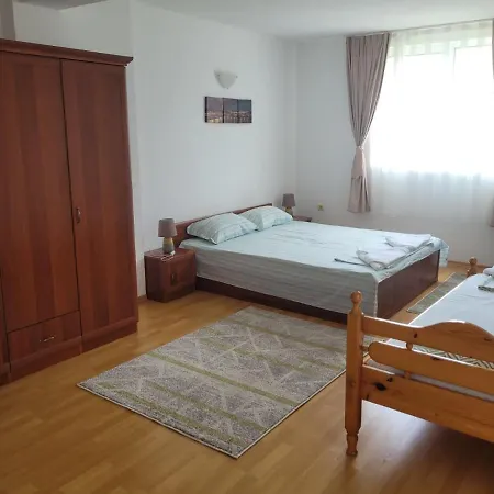 къща ели - Guest house Primorsko