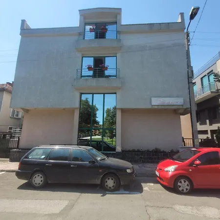 къща ели -